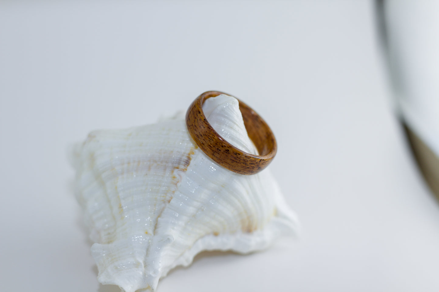 Etimoe Bentwood Ring