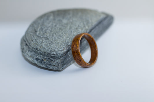 Etimoe Bentwood Ring